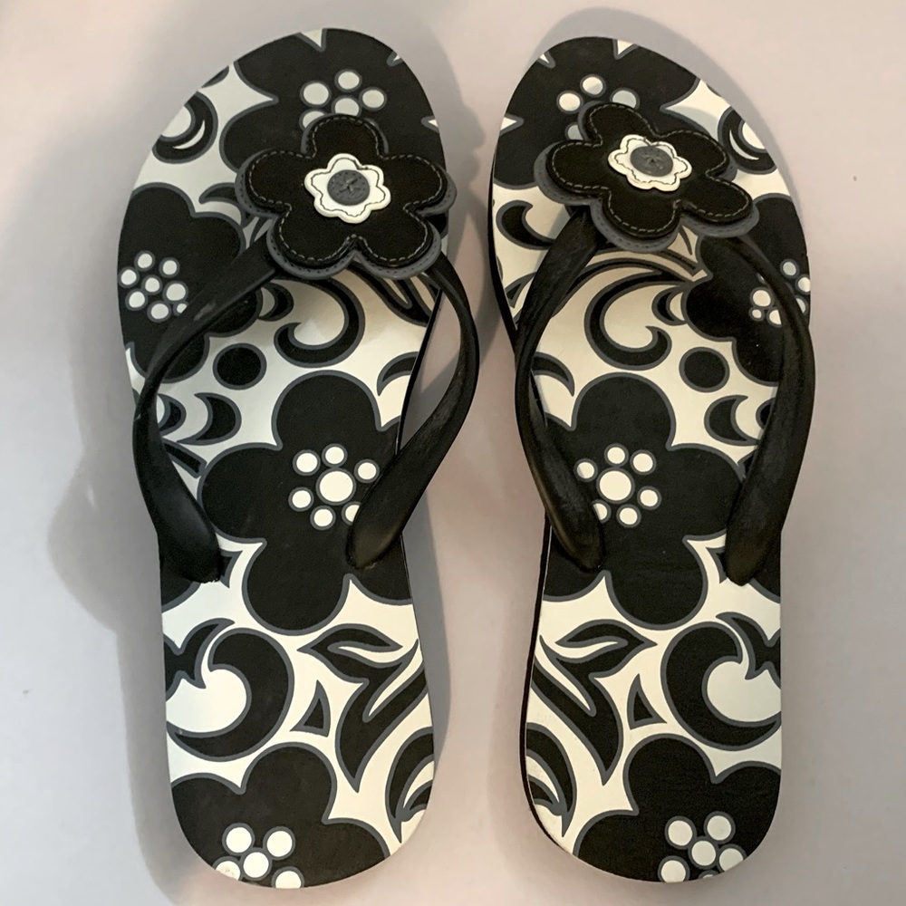 New Vera Bradley 7 / 8 Black White flower Flip Flops
